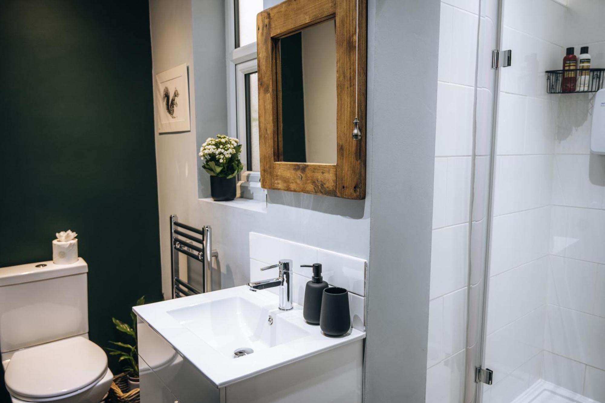 The Bolt Hole - Stratford Upon Avon - Central - Free Offstreet Parking - 2 Bed Luxury Apartment Exterior foto